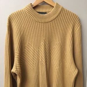 TUNDRA TAN SWEATER LONG SLEEVE SIZE LARGE